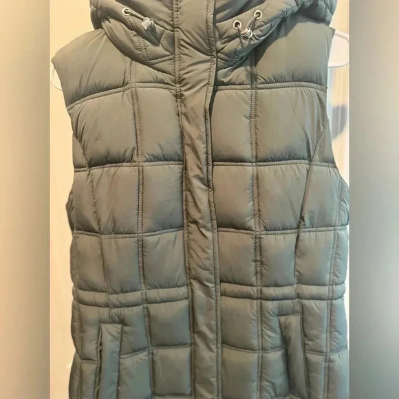 Bernardo Winter Resort Quilted Hooded Puffer Vest NEW NEVER WORN! SIZE S NO TAGS - Picture 5 of 10